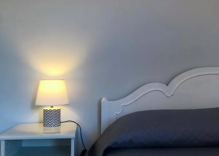 Trilocale Con Terrazza E Garage Ferienhaus