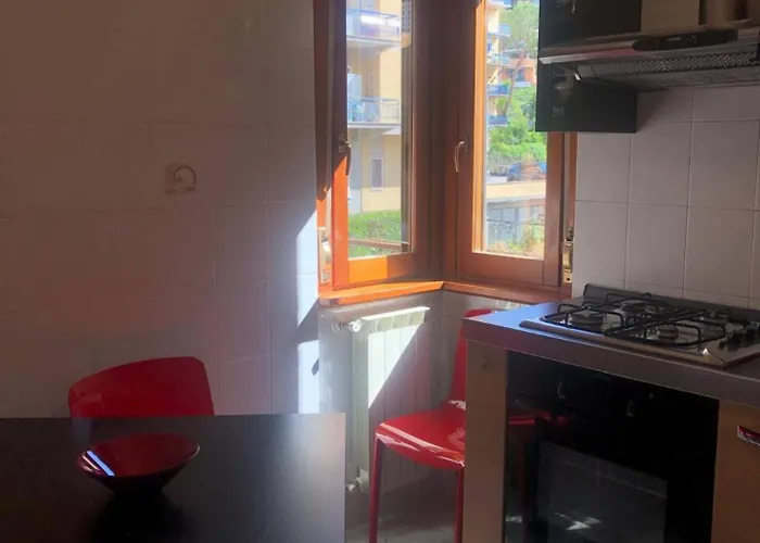 Trilocale Con Terrazza E Garage Rom