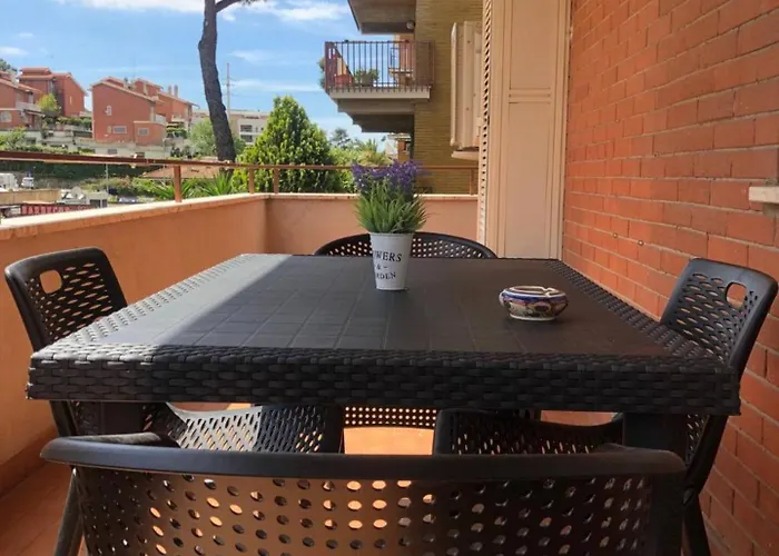 Trilocale Con Terrazza E Garage Ferienhaus Rom