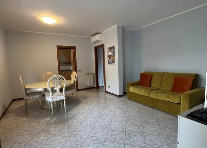 Trilocale Con Terrazza E Garage