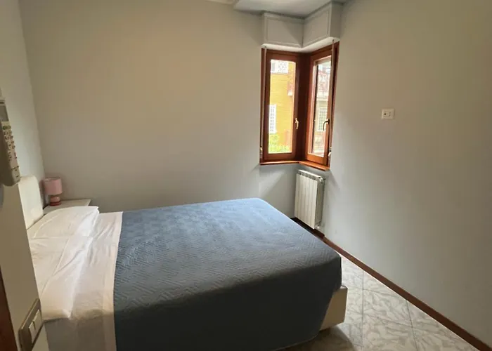 Ferienhaus Trilocale Con Terrazza E Garage Rom
